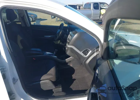 2015 Dodge Journey Sxt z USA, uszkodzony, nr VIN 3C4PDCBG6FT525137